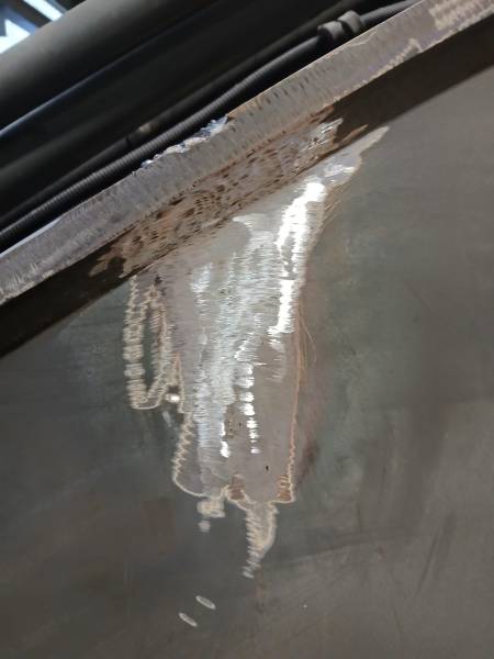 Mon godet de pelle a une cassure sur le côté, qui contacter près de Bordeaux