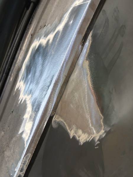 Qu'elles sont les délai pour faire reprendre une fissure sur un godet de pelle