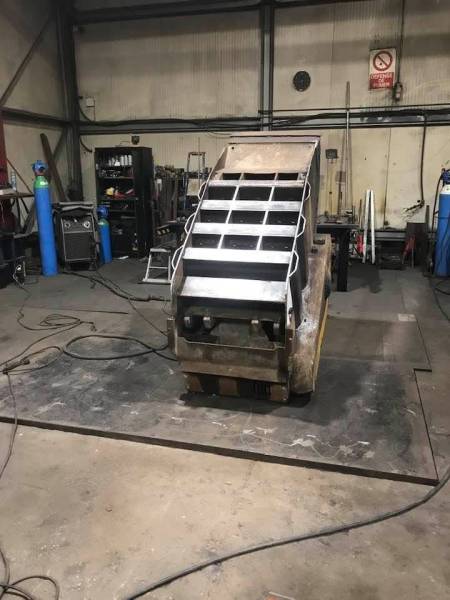 Remettre en état mon godet concasseur pour pas cher près de Bordeaux